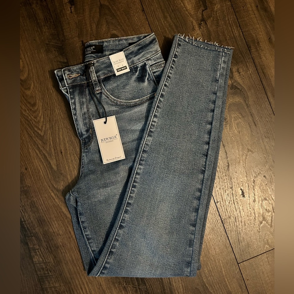 Judy Blue High Waisted Medium Blue Color Jeans Size 1